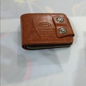 Leather wallet with snaps